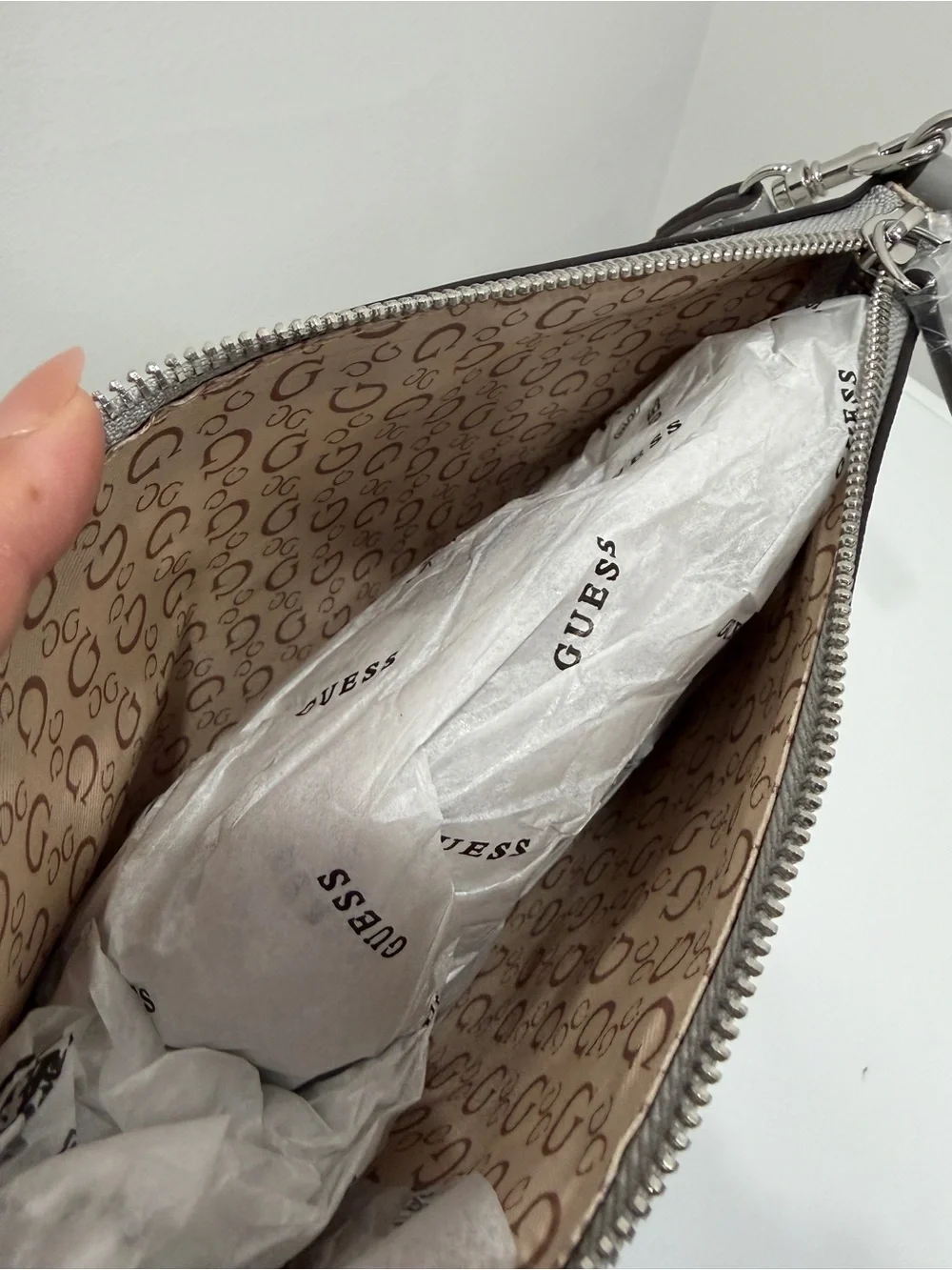 Guess White & Gray Logo Shoulder Bag - Picture 5 of 5